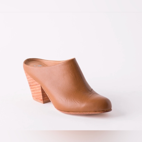 Fortress Of Inca Abby Mule in Walnut - Picture 2 of 16